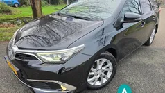 Zwart Gebruikt 2015 Toyota Auris Touring Sports Executive Stationwagen | € 14.250 (Eerlijke prijs)