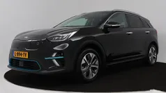 Aurora black pearl (donker zwart metallic) Gebruikt 2021 Kia e-Niro SUV | € 23.950 (Super prijs)