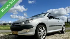 Grijs Gebruikt 2002 Peugeot 206 CC Cabriolet | € 1.250 (Eerlijke prijs)
