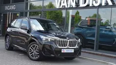 Zwart, metallic lak Gebruikt 2024 BMW X1 M Sport SUV | € 48.850 (Eerlijke prijs)