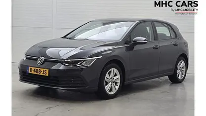 Gebruikt 2021 VW Golf VIII Life Hatchback | € 18.700 (Goede deal)