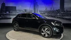 Zwart Gebruikt 2023 VW T-Roc Business SUV | € 34.895 (Eerlijke prijs)