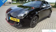 Zwart Gebruikt 2017 Alfa Romeo Giulietta Super Hatchback | € 16.450 (Eerlijke prijs)