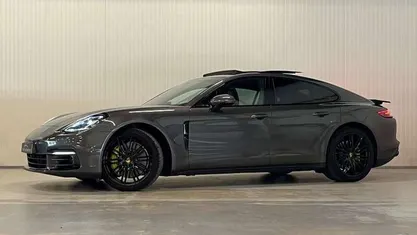 Grijs Gebruikt 2019 Porsche Panamera Sedan | € 57.900 (Eerlijke prijs)