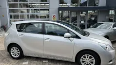 Grijs, metallic lak Gebruikt 2011 Toyota Verso MPV | € 12.950 (Eerlijke prijs)