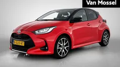 Rood Gebruikt 2021 Toyota Yaris Hybrid Edition Hatchback | € 19.900 (Eerlijke prijs)