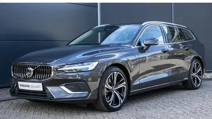 Grijs Occasion 2025 Volvo V60 Plus Stationwagen | € 44.950 (Eerlijke prijs)