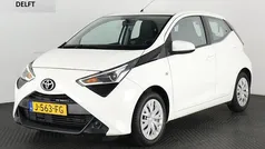 Gebruikt 2020 Toyota Aygo X-play Hatchback | € 9.700 (Eerlijke prijs)