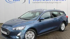 Blauw, metallic lak Gebruikt 2021 Ford Focus Titanium Stationwagen | € 18.430 (Eerlijke prijs)