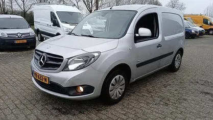 Grijs (metallic) Gebruikt 2016 Mercedes Citan 109 Van | € 4.950 (Eerlijke prijs)