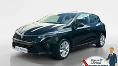 15368.60 Gebruikt 2023 Renault Clio V Evolution Hatchback | € 17.440 (Eerlijke prijs)