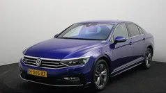 Blauw Gebruikt 2020 VW Passat Business Sedan | € 24.845 (Eerlijke prijs)