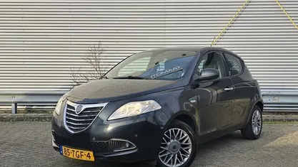 Occasion Lancia Ypsilon Platinum 86 PK (63 kW) 2012 Blauw Hatchback