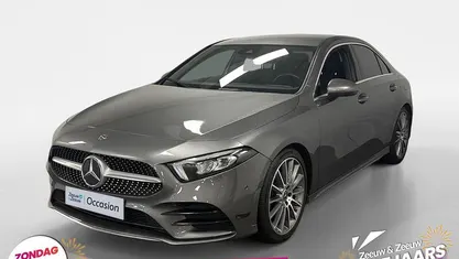 Grijs Gebruikt 2019 Mercedes A200 Premium Sedan | € 26.935 (Eerlijke prijs)