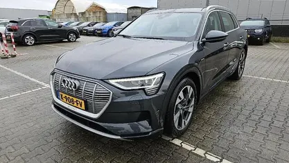 Gebruikt 2020 Audi e-tron Business SUV | € 21.900 (Super prijs)