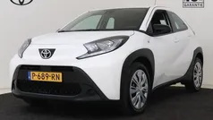 Gebruikt 2022 Toyota Aygo Play Hatchback | € 14.950 (Eerlijke prijs)
