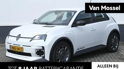 Wit, metallic lak Gebruikt 2025 Renault R5 Evolution Hatchback | € 25.940 (Eerlijke prijs)