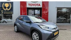 Gebruikt 2024 Toyota Aygo Play Hatchback | € 18.749 (Eerlijke prijs)