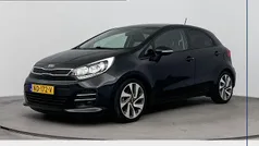 Zwart Gebruikt 2017 Kia Rio Hatchback | € 12.900 (Eerlijke prijs)