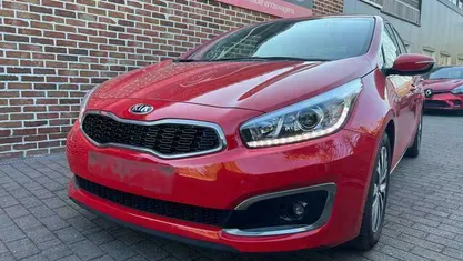 Occasion Kia Ceed 101 PK (74 kW) 2017 Rood Hatchback