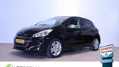 Occasion 2019 Peugeot 208 Signature Sky Hatchback | € 9.200 (Goede deal)