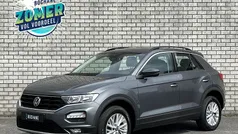 Grijs Gebruikt 2020 VW T-Roc Style SUV | € 25.740 (Eerlijke prijs)