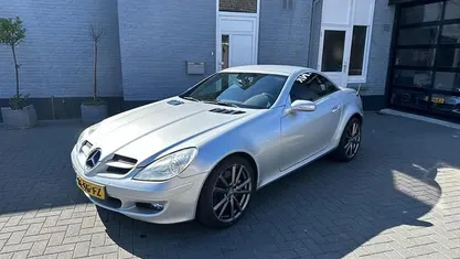 Grijs, metallic lak Gebruikt 2006 Mercedes SLK350 Cabriolet | € 12.945 (Goede deal)