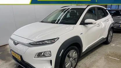 Wit Occasion 2020 Hyundai Kona Comfort SUV | € 17.335 (Eerlijke prijs)