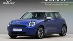 Blauw, metallic lak Nieuw 2025 Mini Cooper Classic Hatchback | € 27.950 (Super prijs)