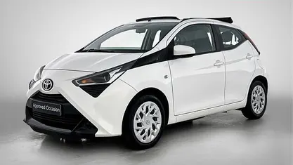 Gebruikt 2021 Toyota Aygo X-play Hatchback | € 12.945 (Eerlijke prijs)