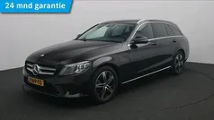 Donker obsidiaanzwart metallic Gebruikt 2020 Mercedes C180 Business Stationwagen | € 27.450 (Eerlijke prijs)