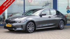 Grijs, metallic lak Gebruikt 2021 BMW 320 Executive Sedan | € 31.950 (Goede deal)