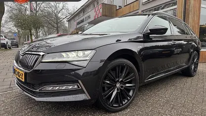 Occasion 2020 Skoda Superb Stationwagen | € 25.000 (Eerlijke prijs)