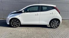 Wit Gebruikt 2021 Toyota Aygo X-play Hatchback | € 10.980 (Eerlijke prijs)