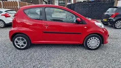 Rood Gebruikt 2005 Peugeot 107 Hatchback | € 1.700 (Eerlijke prijs)