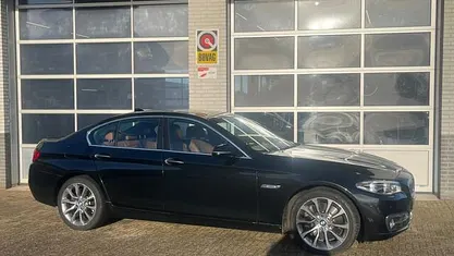 Zwart Gebruikt 2014 BMW 550 Executive Sedan | € 17.450 (Eerlijke prijs)