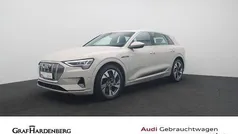 Bruin Gebruikt 2022 Audi e-tron SUV | € 43.629 (Eerlijke prijs)