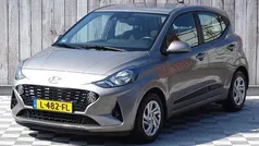 Grijs metallic Gebruikt 2021 Hyundai i10 Comfort Hatchback | € 12.850 (Eerlijke prijs)