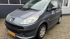 Grijs Gebruikt 2006 Peugeot 1007 MPV | € 1.695 (Eerlijke prijs)
