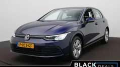 Gebruikt 2022 VW Golf VIII Life Hatchback | € 21.395 (Goede deal)