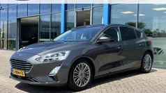 Grijs Gebruikt 2018 Ford Focus Titanium Hatchback | € 13.900 (Eerlijke prijs)