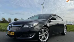Zwart (metallic) Gebruikt 2014 Opel Insignia Edition Hatchback | € 8.950 (Eerlijke prijs)