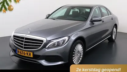 Grijs (metallic) Gebruikt 2017 Mercedes C180 Exclusive Sedan | € 21.950 (Goede deal)