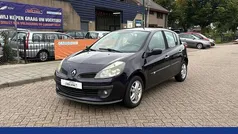 Paars Gebruikt 2006 Renault Clio II Exception Hatchback | € 1.495 (Eerlijke prijs)