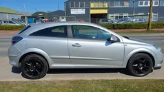 Grijs Gebruikt 2005 Opel Astra GTC Edition Hatchback | € 1.495 (Eerlijke prijs)