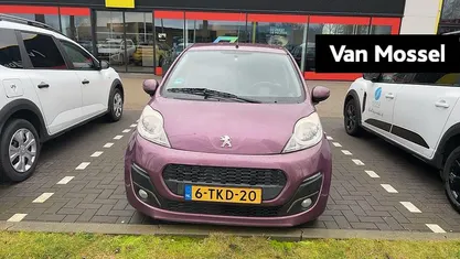 Occasion Peugeot 107 Envy 68 PK (50 kW) 2014 Paars Hatchback