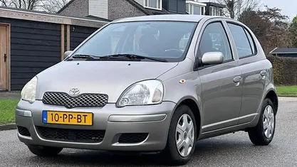 Gebruikt 2004 Toyota Yaris Sol Hatchback | € 3.450 (Eerlijke prijs)
