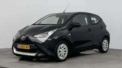 Zwart Gebruikt 2021 Toyota Aygo X-play Hatchback | € 15.945 (Eerlijke prijs)