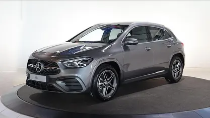 Grijs Nieuw 2025 Mercedes GLA180 Business SUV | € 56.695 (Goede deal)