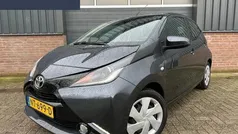 Grijs Gebruikt 2017 Toyota Aygo X-play Hatchback | € 8.500 (Eerlijke prijs)
